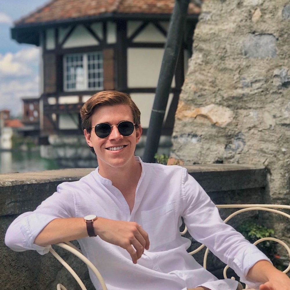 Meet your Posher, Alex